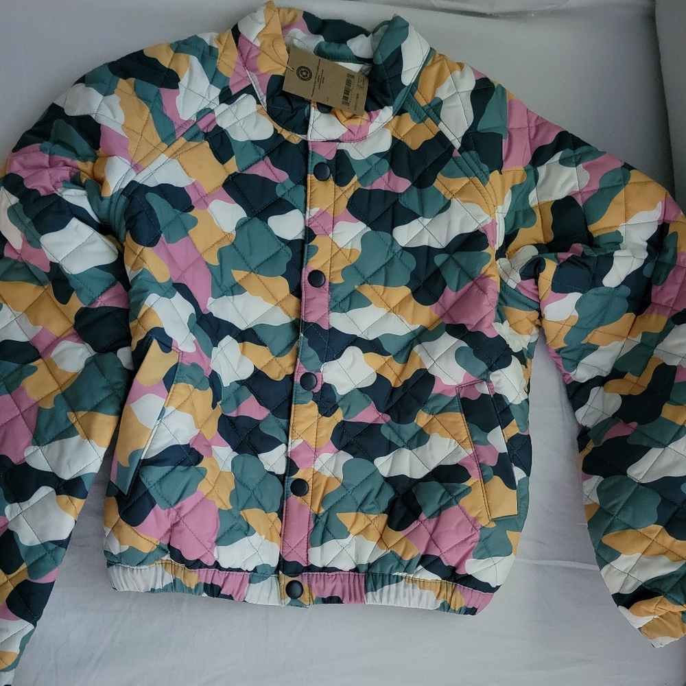 NWT Amazon Essentials Girls Lightweight Puffer Jacket.